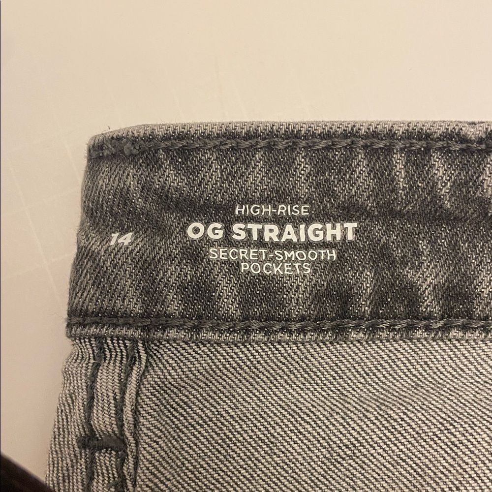 Old Navy Women's Straight Leg Jeans - Gray - Picture 2 of 5